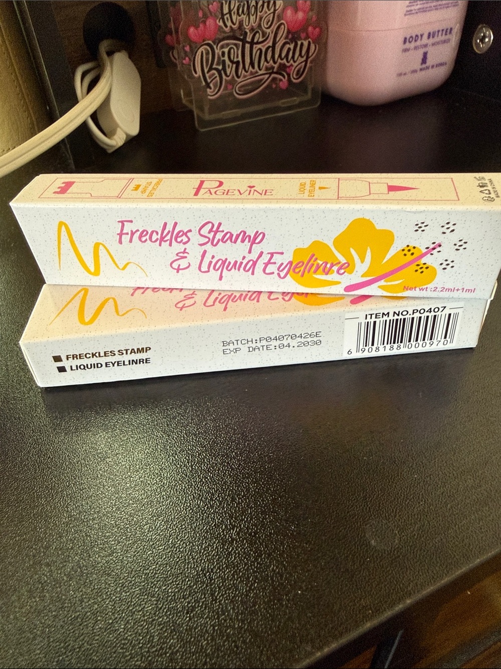 Freckles Stamp & Liquid Eyeliner - White and Yellow Packaging